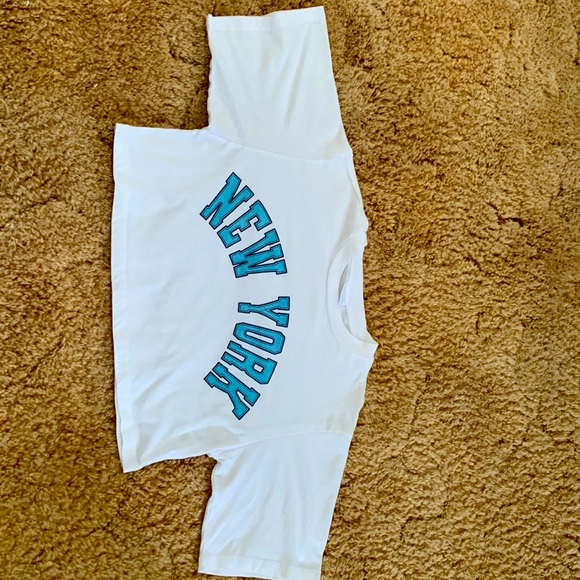 White New York Abound cropped t-shirt - Picture 1 of 2